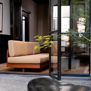 Otel Julien, Anvers
